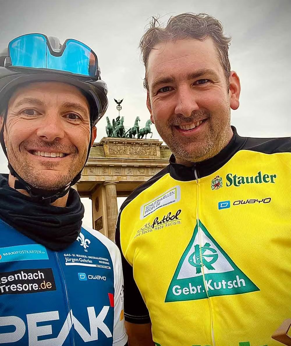 Martin und Oliver vor dem Brandenburger Tor
